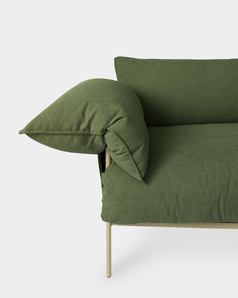 Kit de Poltrona Asa + Puff Asa Cotelê Oliva