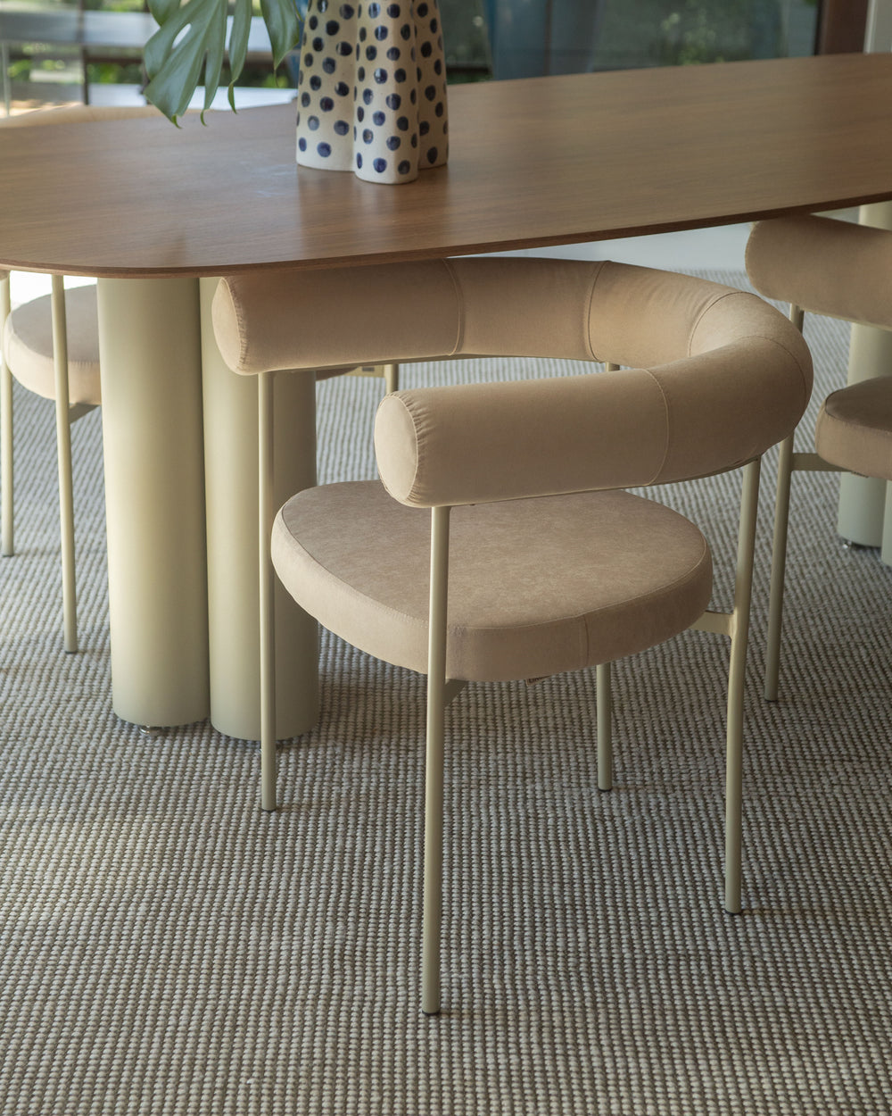 Cadeira Curva Sarja Taupe